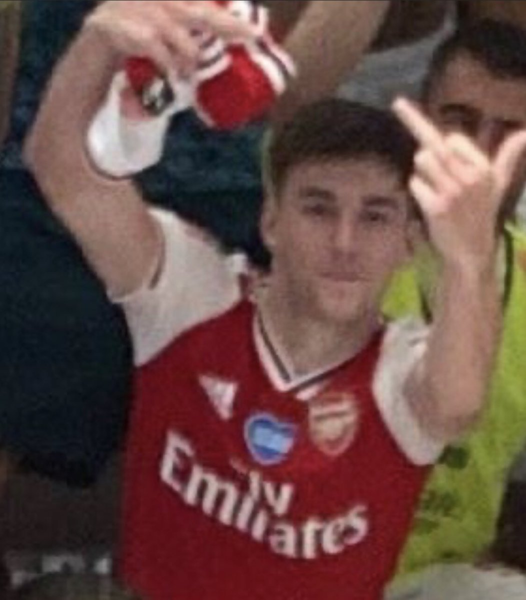 Zaher_k3's tweet photo. When they say Robertson is the best left back in the league🤣 @MrDtAFC @TroopzAFC @kierantierney1 @AFTVMedia @Aubameyang7 @KelechiAFC https://t.co/UfD4vbKdUj