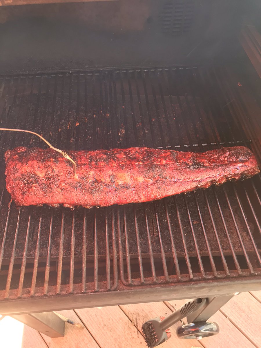 kcskeils's tweet photo. @SmokersofEM #smokersofem Smaller spare rib Saturday. 5ish hours at 225. Working on my KCMO style. Smokes if you got “EM”...get it? Sorry. Couldn’t help it. https://t.co/Ze0HGvGdCb