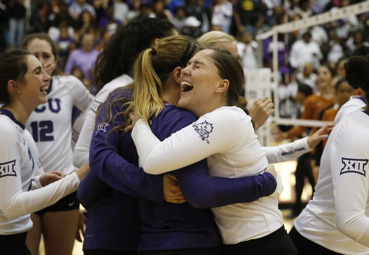 TCUvolleyball's tweet photo. Our #SaturdayShowcase looks back to our biggest win in program history. A 3-0 sweep of No. 2 Texas back in 2015 in the Rickel!

We made so many great memories in that arena. Can't wait to make new ones in Schollmaier!

#GoFrogs🐸🏐 https://t.co/3AuUIKOF7r