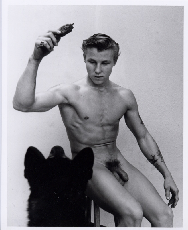 creatureblackl1's tweet photo. Robert Rex [Photos by Athletic Model Guild and Pat Milo] Los Angeles, 1958 and perhaps later #robertrex #athleticmodelguild #patmilo #vintagemen #uncut https://t.co/nOnrmqrOvs