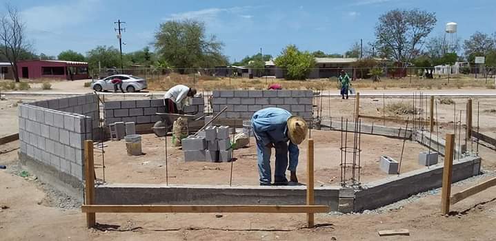 victor_marin's tweet photo. Construcción de Kiosco comunitario Ejido Lázaro Cárdenas. 
#Obras2020 
#InfraestructuraParaLaGente https://t.co/1sp2aKLACa