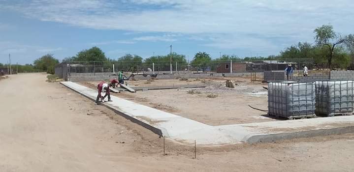 victor_marin's tweet photo. Construcción de Kiosco comunitario Ejido Lázaro Cárdenas. 
#Obras2020 
#InfraestructuraParaLaGente https://t.co/1sp2aKLACa