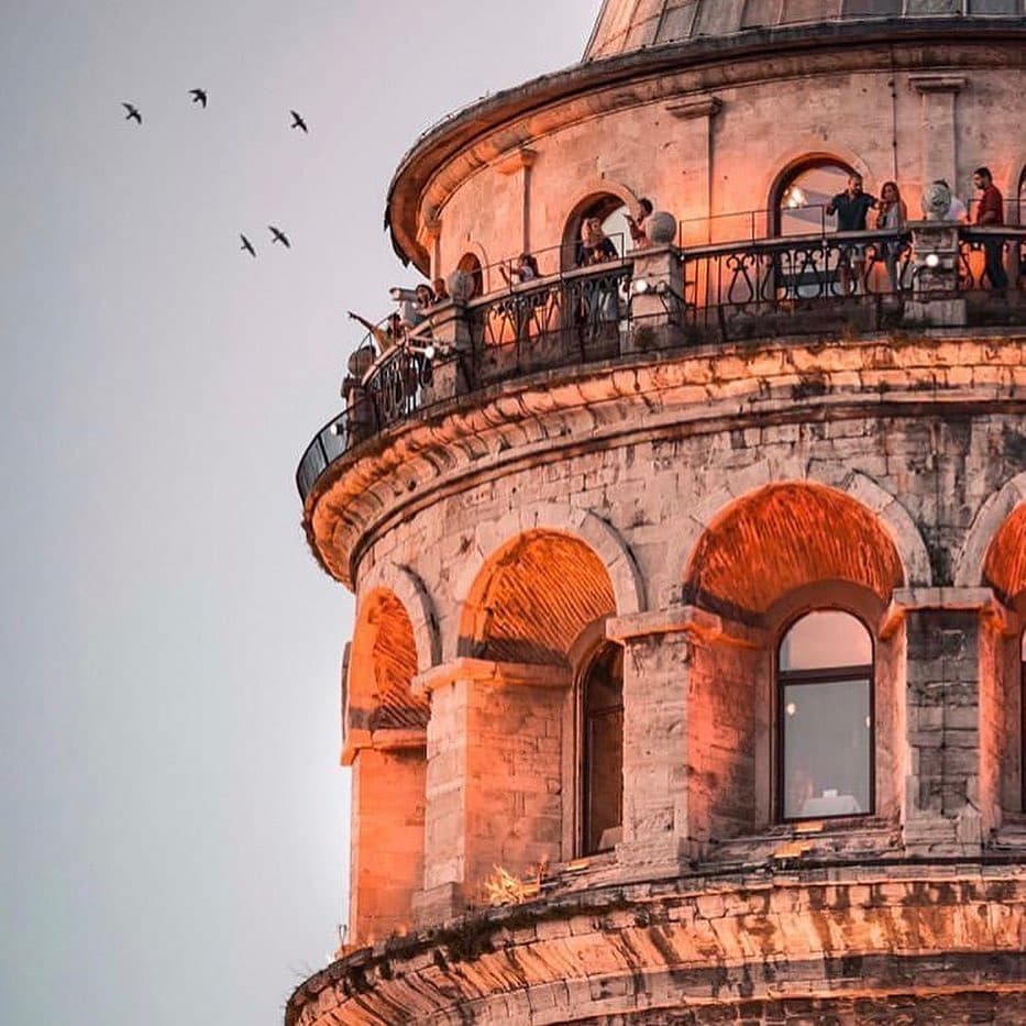 Galataa__'s tweet photo. Sen bana Galata ol, ben sana İstanbul. Buluşuruz bir fotoğrafta... 🍂 https://t.co/5YEX7n1KrQ