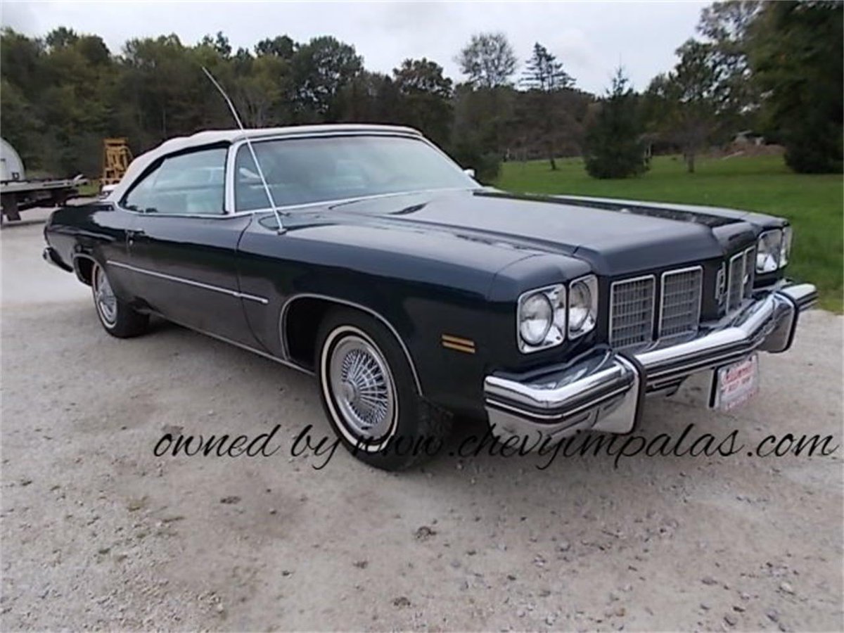 dcollins580's tweet image. I remembered when my father gave this car to cousin. Couple of months later it wasn’t the same. Brutha man cried. I miss my daddy’s ride #delta88