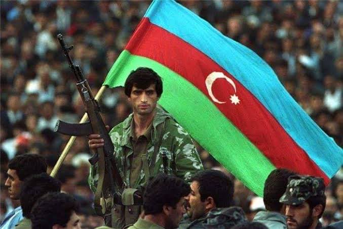 Direniş fistanla olmaz, kanla olur!