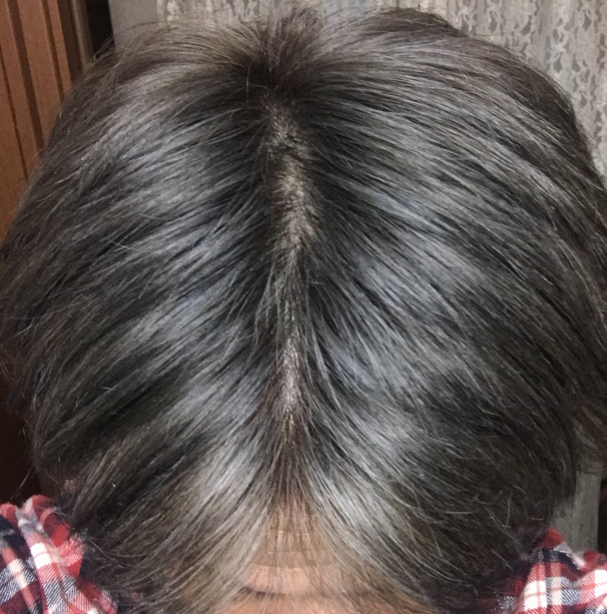 む ちゃん そろそろ髪の毛の色 マダラでヤバいのでセルフ染しますぅ Liese泡カラー ニューヨークアッシュを使ってみたw む ちゃん そろそろ髪の毛の色 マダラでヤバいのでセルフ染しますぅ Liese泡カラー ニューヨークアッシュを使ってみたw