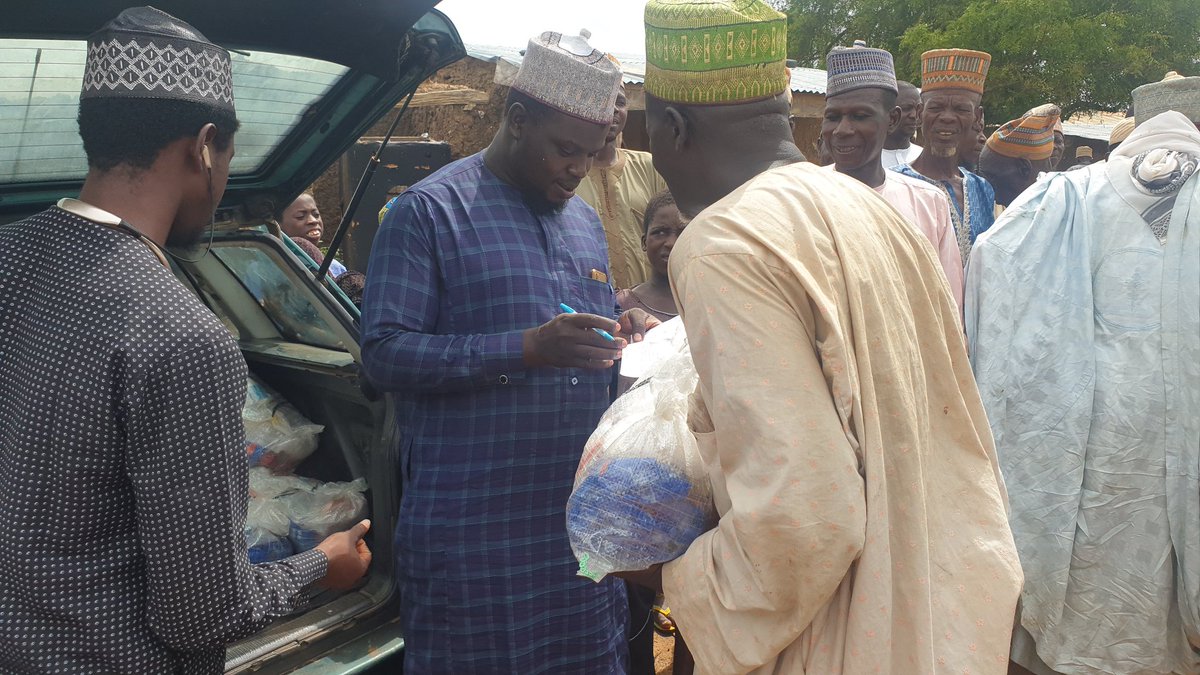 ankaboy's tweet photo. Thanks to @BBFoundation_ 
Relief Materials were delivered to displaced Families in Hayin Bawa, Dangulbi-Maru where people from Akuzo, Bawar Daji and Zanoka are taking refuge https://t.co/Pew2hSw7Xd