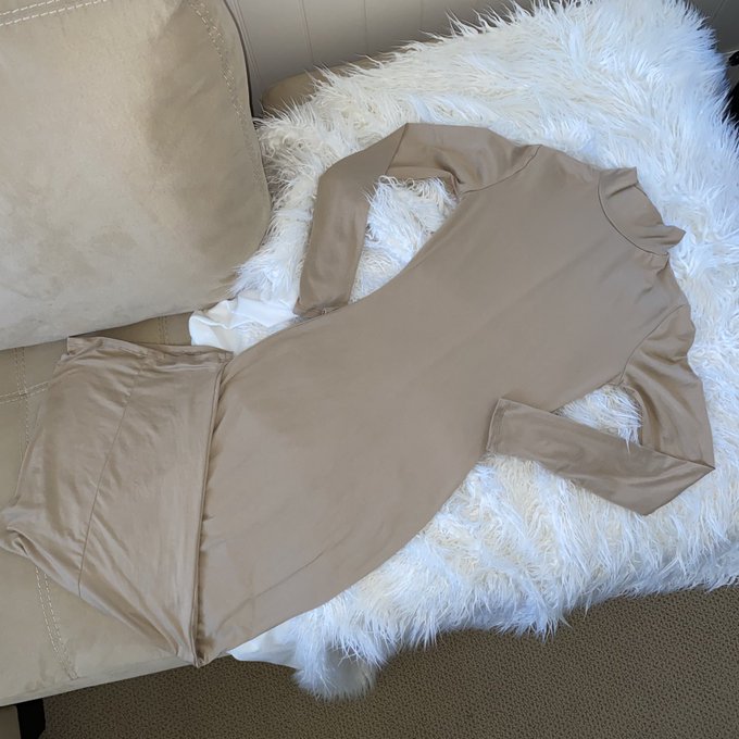 Added more items to my Poshmark✨all $5😇 https://t.co/U1XYBMIQUX https://t.co/kRiVdIwQqm