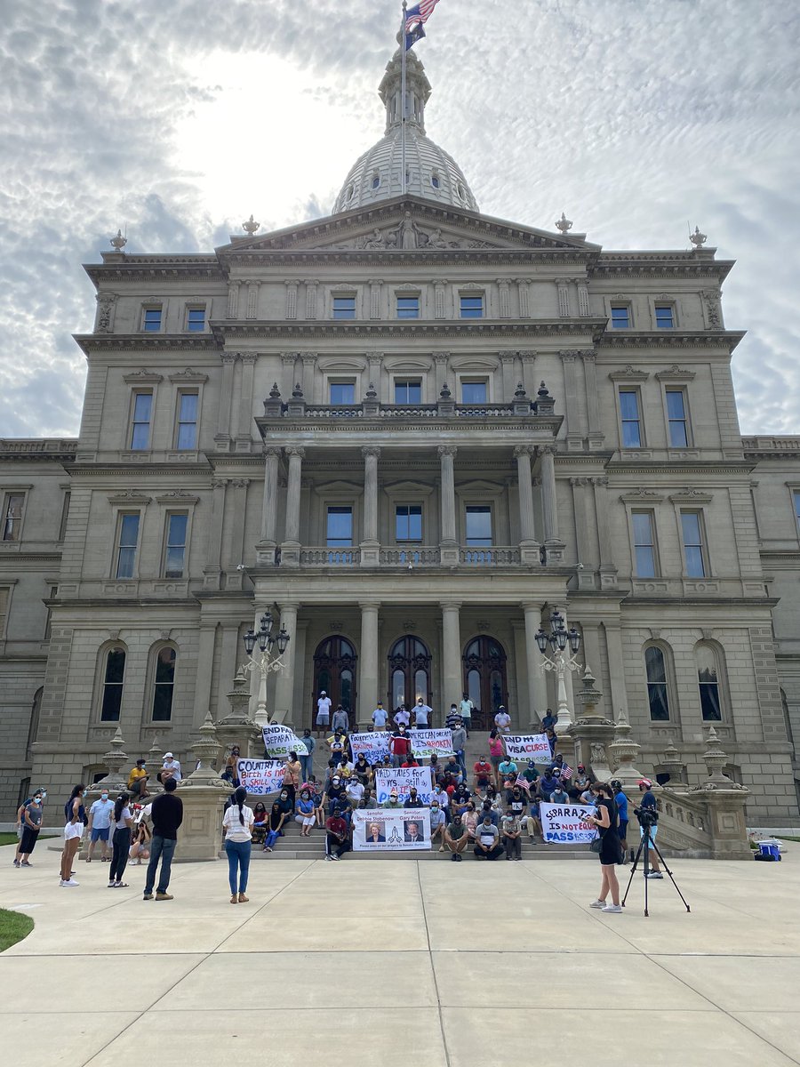 discriminated09's tweet photo. Honorable @SenatorDurbin please UNBLOCK #S386 #PassS386 #HereToStay #HomeIsHere #S386 #PassS386 #MIS386Rally @DickDurbin
@BurtonABC7 #GoodTrouble #HR1044 @SenGaryPeters @SenStabenow #RIPJohnLewis @SenMikeLee https://t.co/fkhHMBLTkH