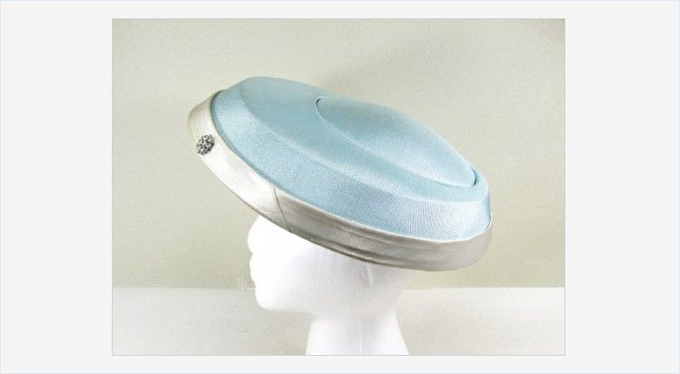 EtagereAntiques's tweet photo. Light Blue Green Ladies Hat Vintage Space Age Saucer Platter Style #vintage #vintagehat #gotvintage #millinery #fashion #accessory #spaceage #ladieshat #platterstyle #saucer #mushroomhat #picturehat https://t.co/ds7IvVTOWV https://t.co/eFnAEgi8ce