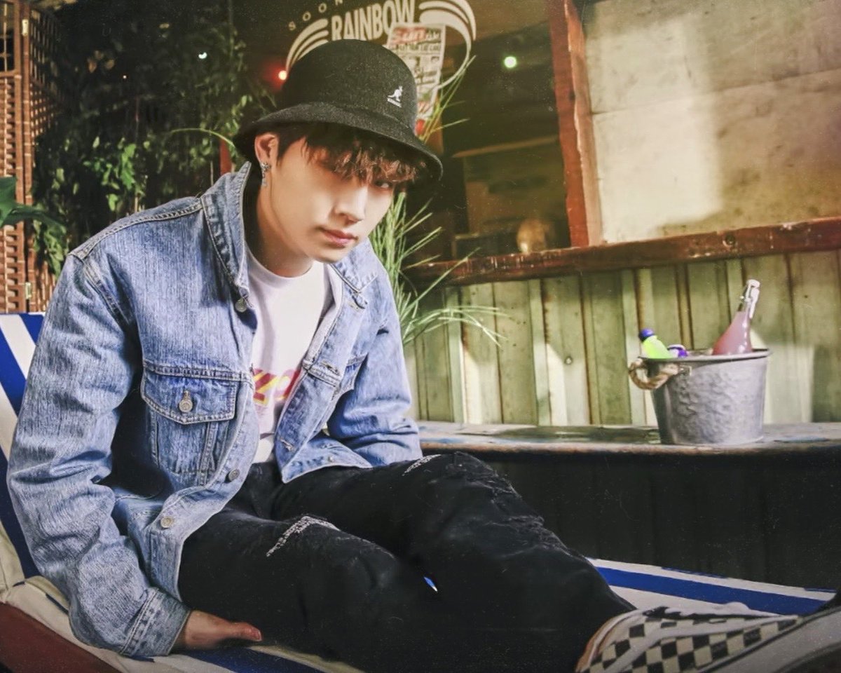 defstouch's tweet photo. something about my swagger era jaebeom https://t.co/VvhKDkCeAH