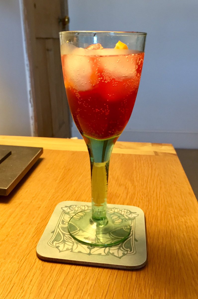Minghowriter's tweet photo. @LewyLady #Campari #Negroni #Ableforths @bathtubgin @tarquinsgin #CornishCrocus @MasterOfMalt #NegroniBundle 😋🤪🙂🍸 https://t.co/4GKzvQuG2F