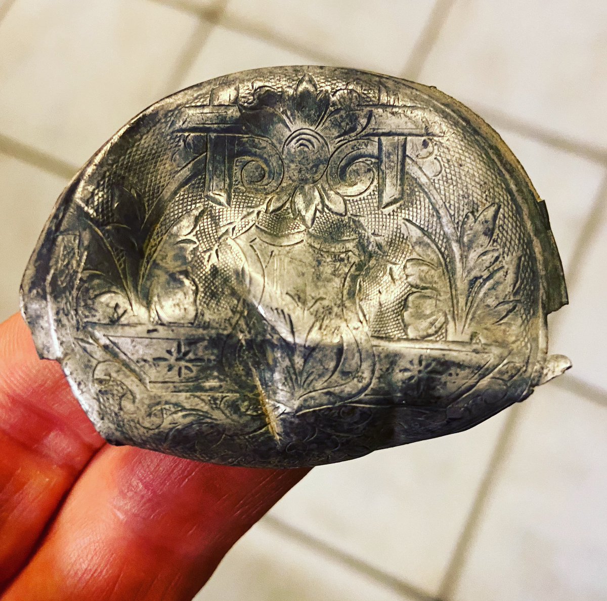 granthansen's tweet image. Ornate hand engraved silver Keystone pocket watch case I found yesterday. 
#metaldetector #xpteamusa #metaldetecting #xpmetaldetectors #xpdeus #treasure #relic #treasurehunting #detectorsxp #xpfinds #coins #silver