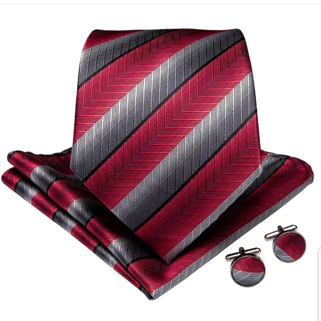 ElitePierceNG's tweet photo. Follow us on INSTAGRAM 
Read about our style GUIDE on Choosing the right tie 
.
#elitepierce #menaccessories #portharcourt #elitepierceaccessories #menties #styleguildeithelitepierce https://t.co/Q6FnFbmOoa