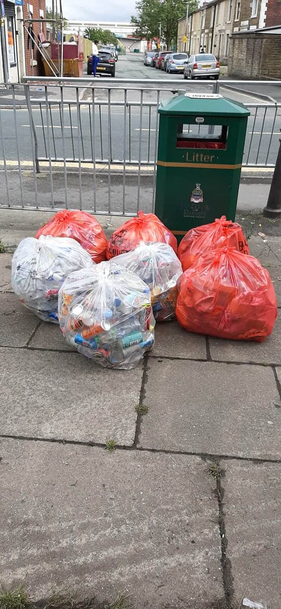 BlackburnTidy's tweet photo. What an exciting week! #alleyclean #skipdiving, starting a 'sister' twitter feed @edibleblackburn, socially distanced laugher, fun and bringing #community together. Oh, and 280 bags picked by our fab volunteers. #weareBlackburn https://t.co/TUu1T3bOw2