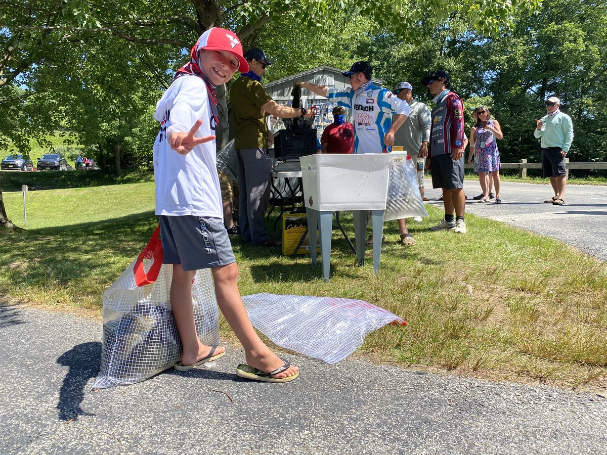 mike_Iaconelli's tweet image. Vegas had his first youth tournament today and smoked a mixed bag of 18.39 lbs. of smallmouth and largemouth for the WIN! #vegasthehammer #merrillcreek