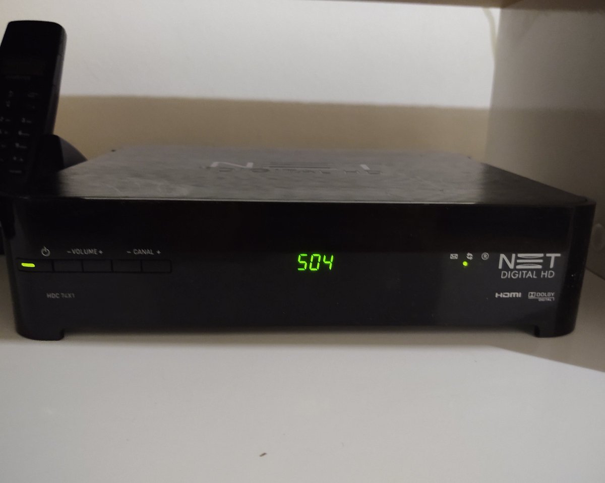 andreaalmeida10's tweet image. @NEToficial sou cliente de vcs a uns 10 anos, tenho combo multi, uso todos os serviços. Meu decodificador do ponto principal parou de funcionar bem e instalaram esse artigo de museu aqui a pouco. Aparelho super antigo, recauchutado e enorme. Insatisfação resume! 👎🏼😳💩 #netnão