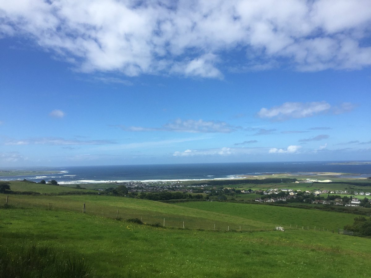 lisashieldsmcd's tweet photo. Beautiful view from Knocknarea summit and sand dune surfing at Strandhill ❤️ #Sligo Only an hour up the road https://t.co/Bi7NgnovYi