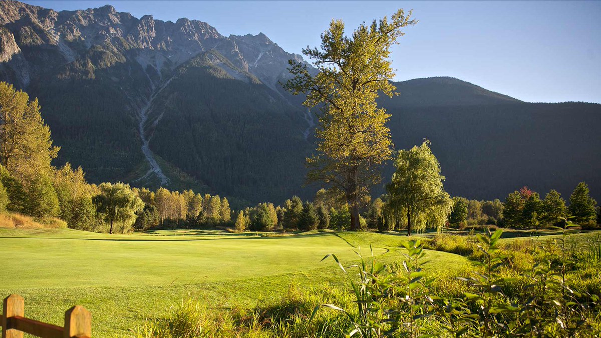 PembValleyLodge's tweet photo. Our Pemberton Valley Lodge Golf Package is now live! 🏌️‍♂️

Enjoy 1 round for 2 at Big Sky Golf and 1-night accommodation starting at $185 per person.

https://t.co/xTQgaWzwUE

#GolfPackage #BigSkyGolf #GolfBC https://t.co/ggOHQjzMxM