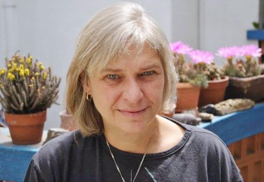 Andrea Gentile (1962-2020). Gran promotora y entusiasta del cine que dedicó su energía a promover el trabajo de los demás. Siempre cariñosa, sonriente y solidaria.
Una brazo enorme y todo nuestro cariño a Eduardo e hijas.
Buen camino, querida. Te vamos a extrañar