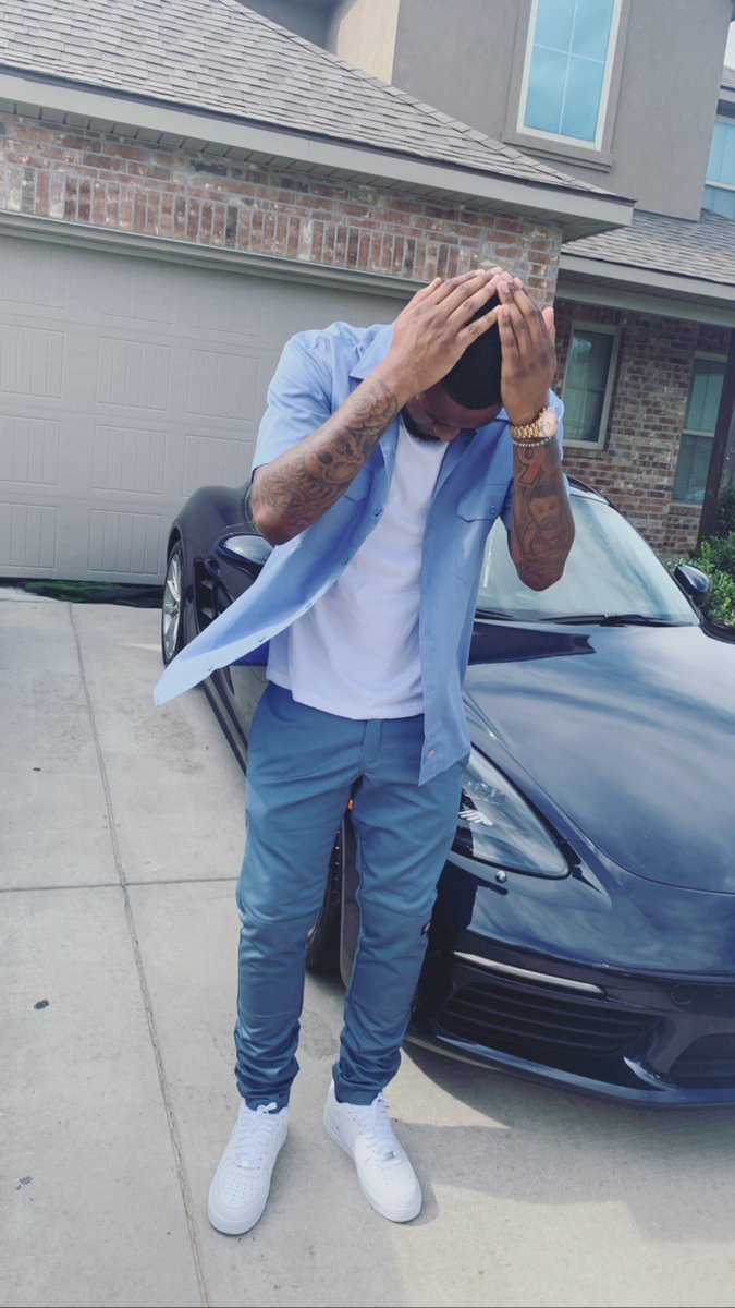 diontee_'s tweet photo. I Grind Harder Then Hard Like I Came From Nuthin I Pop My Shit Cuz I’m Hood Rich I Was Made For Stuntin... #RestRas https://t.co/mzK0c1ob8n