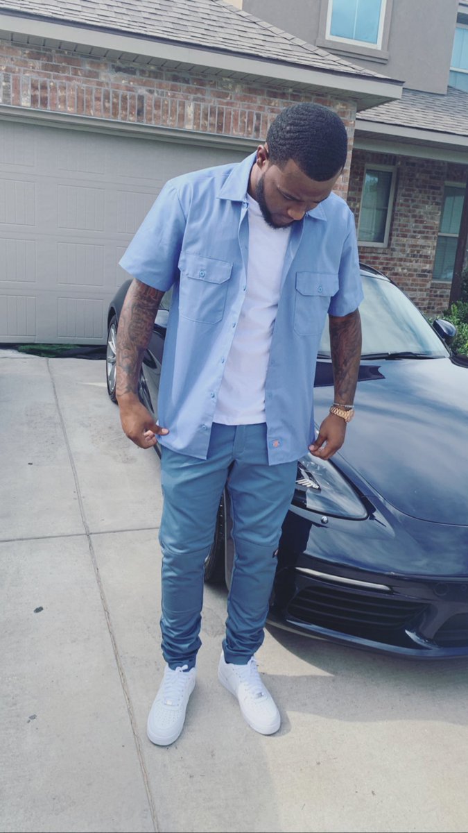 diontee_'s tweet photo. I Grind Harder Then Hard Like I Came From Nuthin I Pop My Shit Cuz I’m Hood Rich I Was Made For Stuntin... #RestRas https://t.co/mzK0c1ob8n