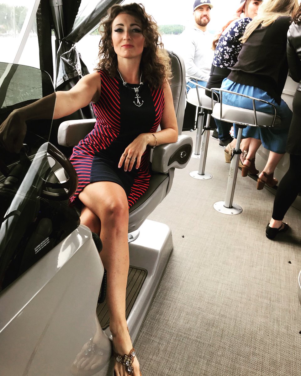 ApryllAileen's tweet photo. I feel my best when I’m at the helm ⚓️🖤
*
*
*
#sail #boat #halifax #halifaxnoise #halifaxharbour #friends #birthday #haliwood #halifaxblogger #music #musician #singer #songwriter #singersongwriter #nautical @nautica #fashion #water #boating #summer #cruise #eastcoast https://t.co/FjtNq9KM3e