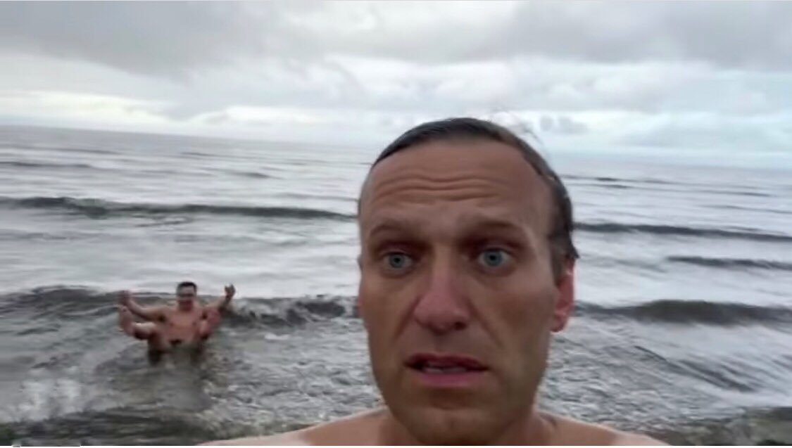 Что хорошего сделал навальный для россии. Навальный на море.
