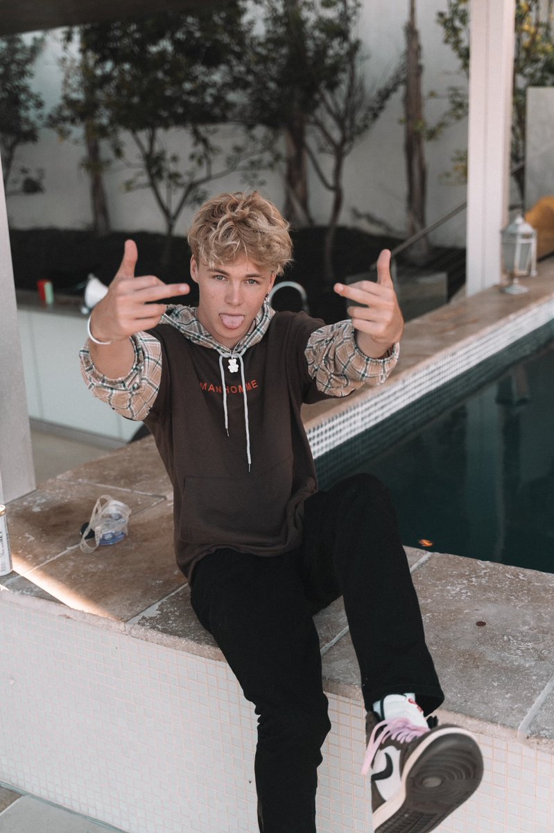 nickkaustin's tweet photo. baby 🤍 https://t.co/DxMCYwpUvW