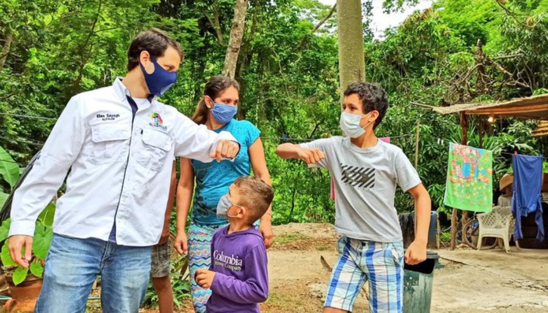 Seguimos recorriendo el municipio llevando sonrisas a los más pequeños de nuestras comunidades, en el marco del #DiaDelNiño nuestro alcalde <a href="/eliasayegh/">Elías Sayegh</a> junto al equipo de <a href="/fundhainfave/">Fundhainfave</a> realizaron un recorrido casa por casa en la comunidad de #LosNaranjosRural