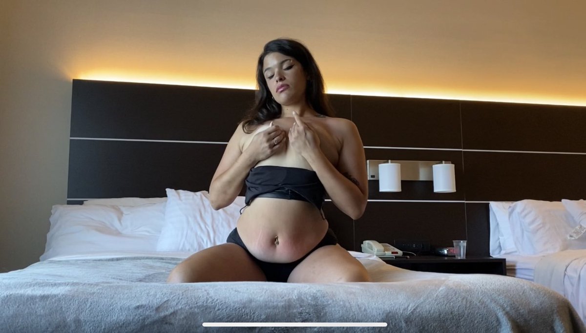 spliffhoe's tweet photo. yeah goddess energy https://t.co/oEx2eugWzt