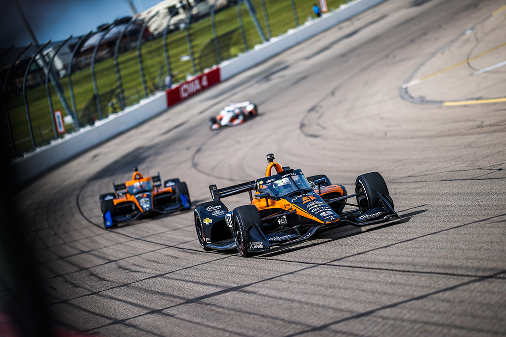 ArrowMcLaren's tweet photo. Two hours away from Race ✌️ at Iowa Speedway. 

Drop your good luck messages in the comments ⬇️ for @Oliver_Askew and @PatricioOWard!

@ArrowGlobal // @McLarenF1 // #INDYCAR https://t.co/P2mNVXmOXW