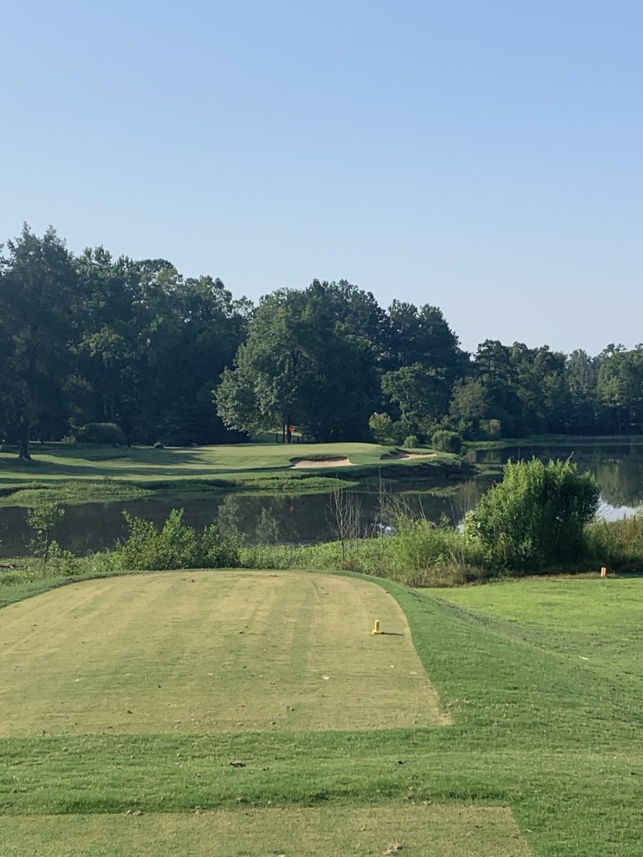 SkyCaddieMike's tweet photo. Sky Golf stopped by Rock Hill CC in Rock Hill, SC this week. Nice course and in very good condition. https://t.co/GHDY4nxX71