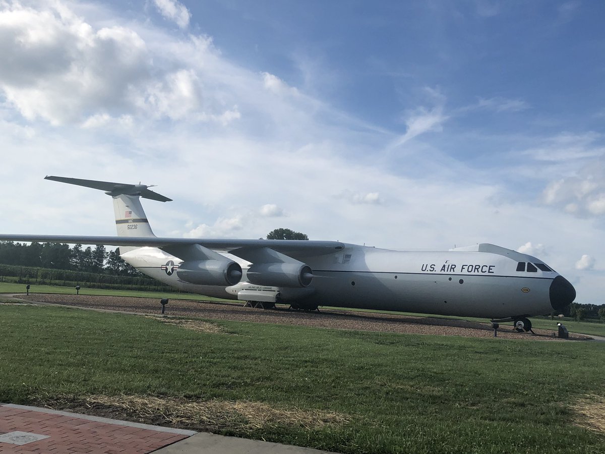 rachiejoy77's tweet photo. US Air Force #scottairforcebase #airforceheadquarters https://t.co/CeinG13JAK