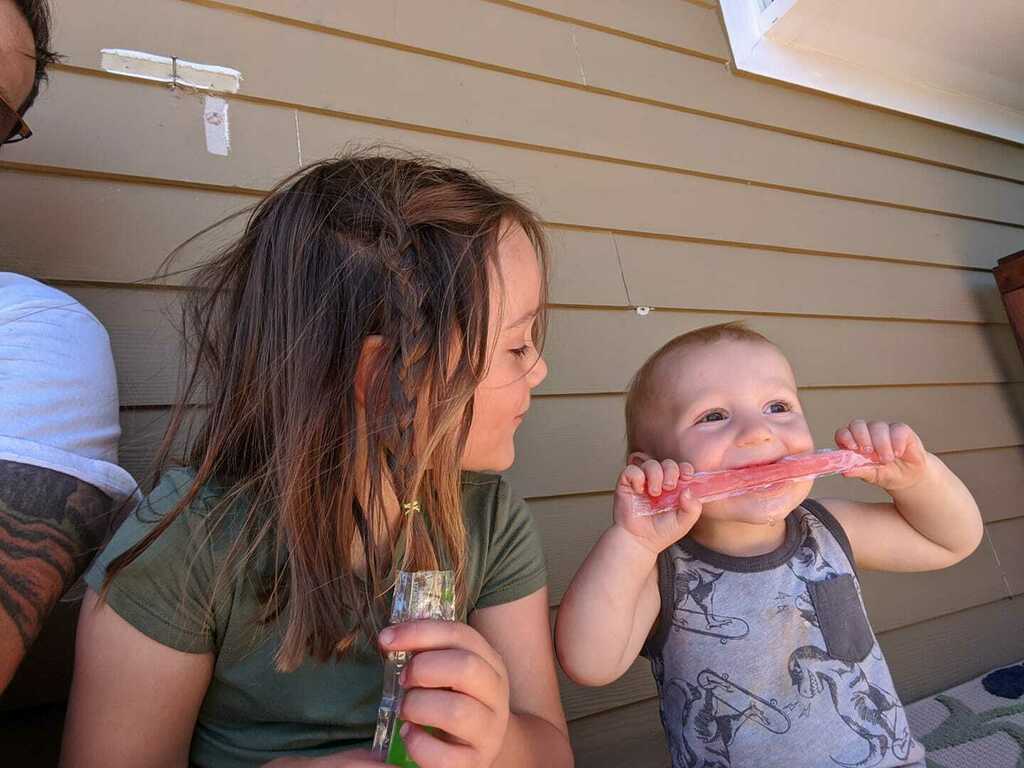 greatscott_72's tweet photo. still working on my otter pop game.... via Facebook https://t.co/kFZNnyCNkf https://t.co/ckgfEragOl