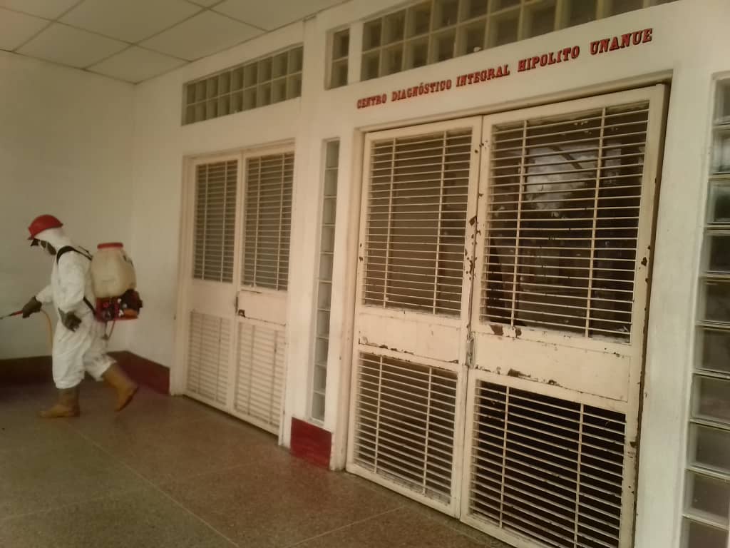 SistemaCarabobo's tweet photo. Comisión del Sistema Integrado Carabobo, realizó jornada de desinfección, #MunicipioValencia, Flor Amarillo, CDI Villa Real.
Áreas desinfectadas 35
Personas beneficiadas 12
Presentes:
#PCCarabobo
#ProteccióncivilCarabobo 
#BomberosCarabobo
#Barrionuevotricolor
#CEFOSIEM https://t.co/fzrKckl47N