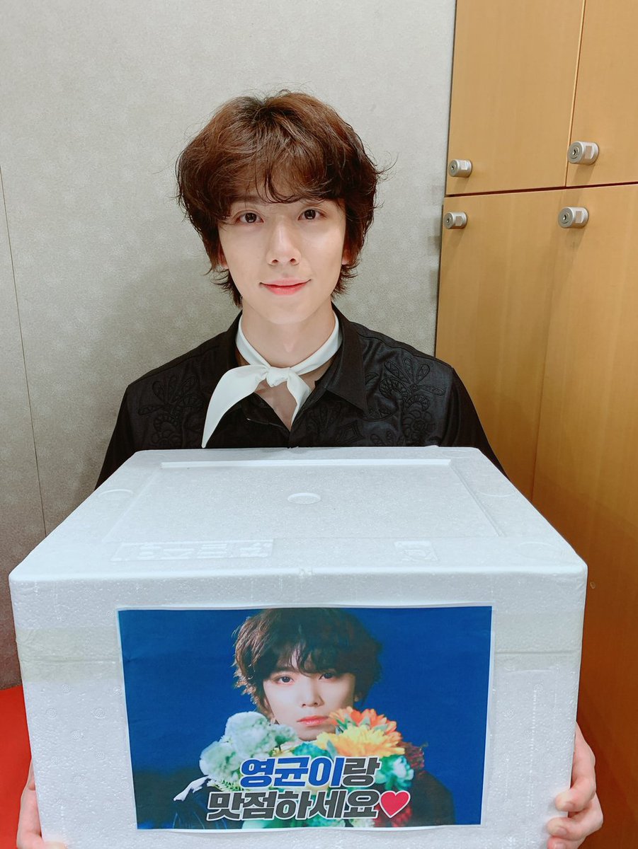 pics_sf9's tweet photo. #HWIYOUNG @SF9official #SF9 https://t.co/qhtYkuPi9e