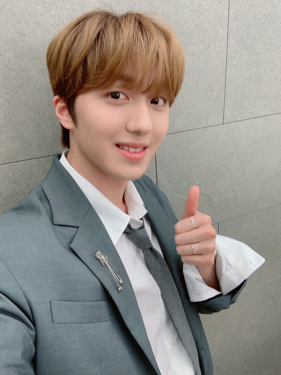 pics_sf9's tweet photo. #CHANI @SF9official #SF9 https://t.co/F2u1V9sc2u