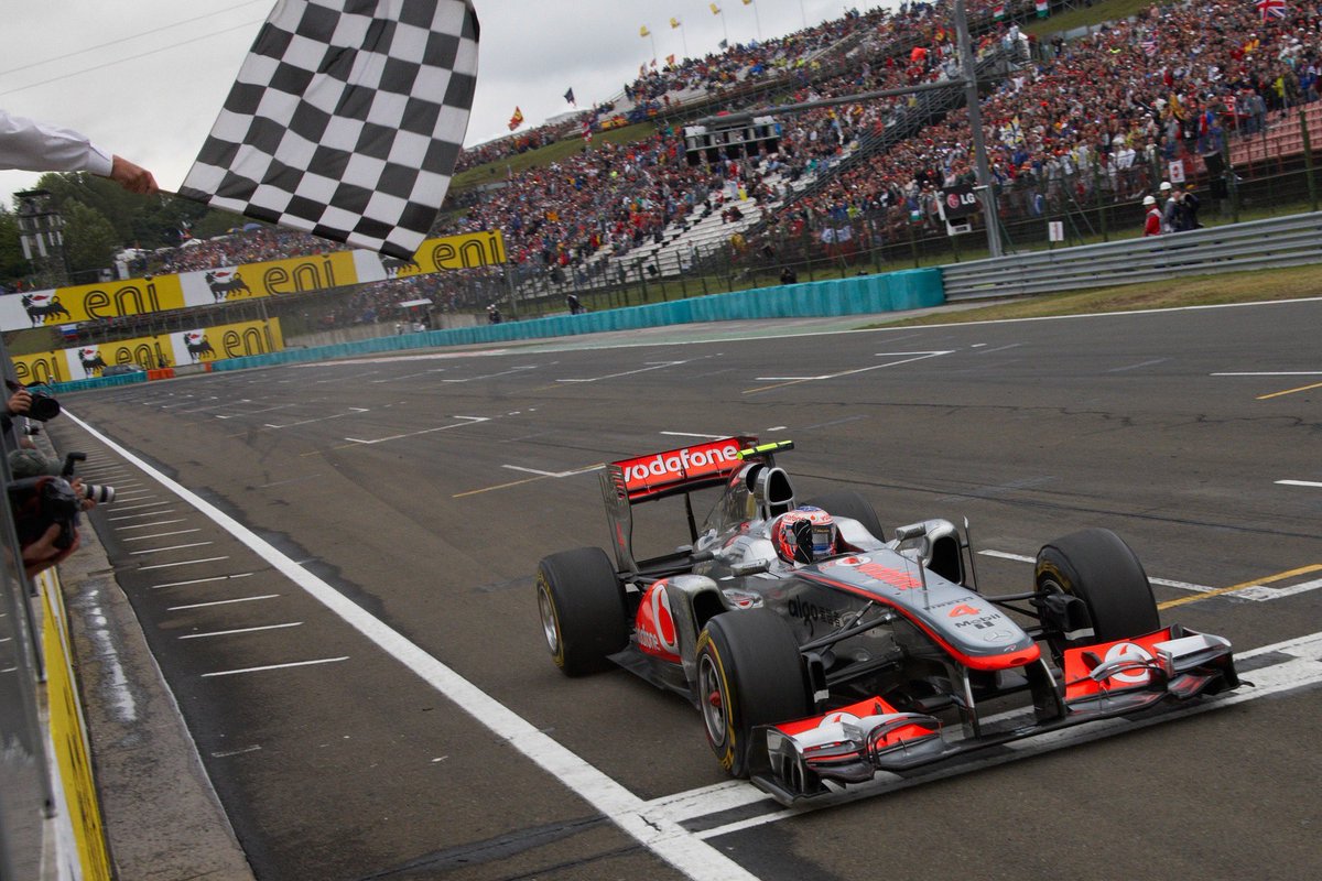 JensonButton's tweet photo. Felling a little nostalgic. 2011 Hungary 🏆💪🏽👊🏽#200thrace #winner https://t.co/2BPC1NFtev