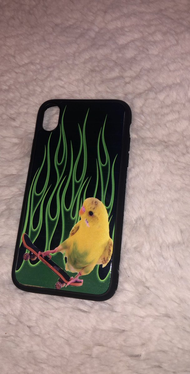 maryleblancc's tweet photo. i make iphone cases for $15!! if anyone wants to buy one or help me out by sharing, my page is @mksidehustle on instagram 🙂🥺🦋 https://t.co/MBGgO91Zv1