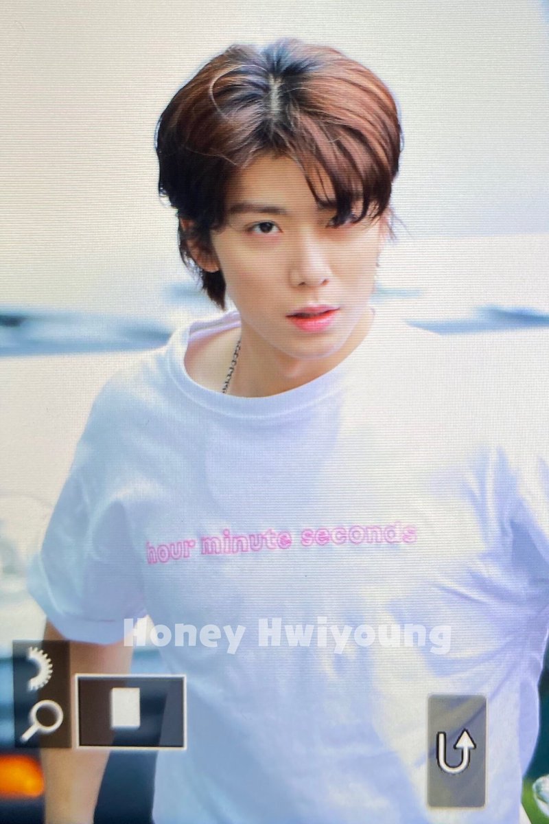 pics_sf9's tweet photo. #HWIYOUNG @SF9official #SF9 https://t.co/iocEOhlLdC