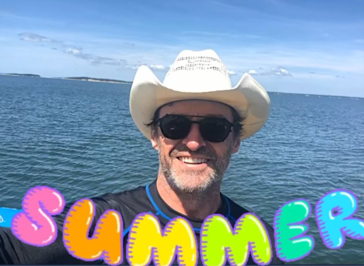 CassnerLori's tweet image. Because it just needed to be bigger......💜🤠@RealHughJackman  #ThatHat #ThatSmile #ThatBeard #ThatLook #ThatsAll Ohhh....gorgeous background too 😉