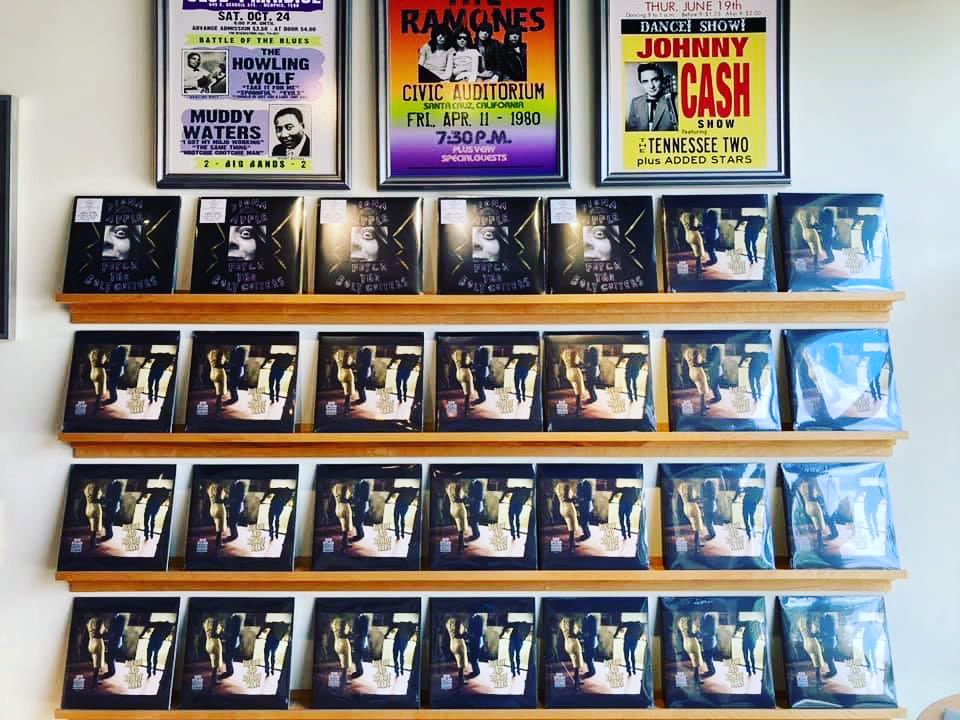 mile_long's tweet photo. An open letter to Bob Dylan and Fiona Apple.

Dear Mr. Dylan and Ms. Apple,

Uh, Thank you.

Sincerely,
Mile Long Records https://t.co/jD7G7ZbG3Q