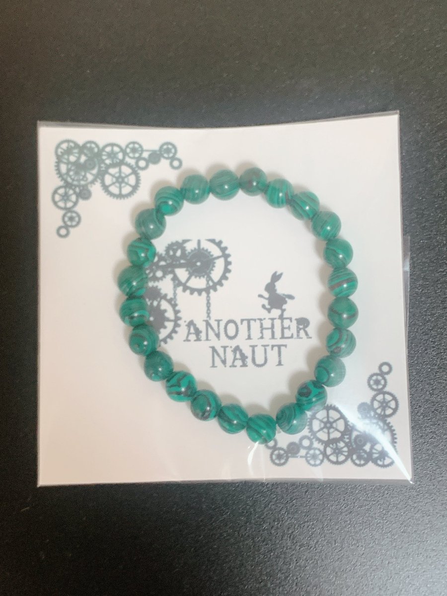 ANOTHERNAUT's tweet photo. お嫁に行きました(^^)
マカライトのブレスレットです(^^) https://t.co/rokbkJfCBv