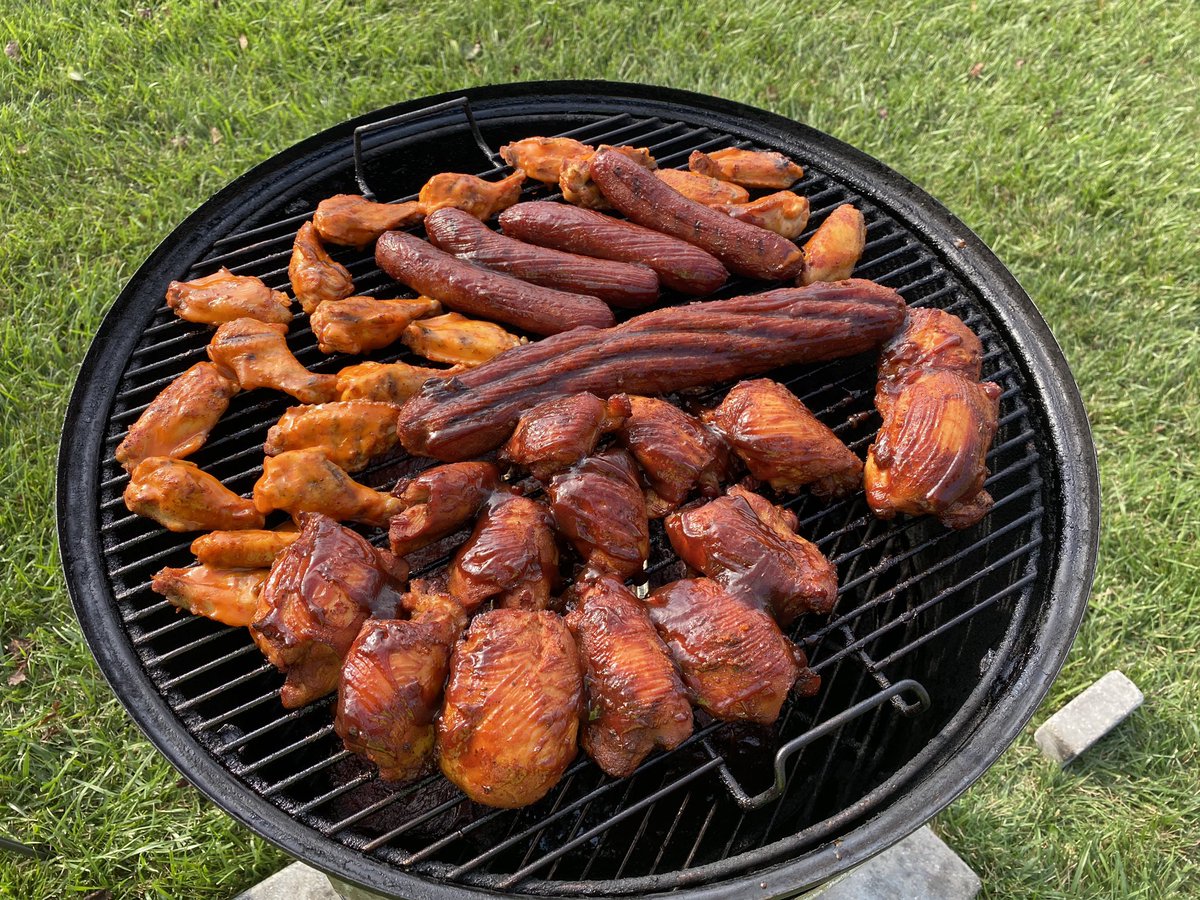 jwesu5's tweet photo. Getting ready for back-to-school with ribs, sausage and chicken #KSPrincipalPitmasters https://t.co/oRDzPUAXcT