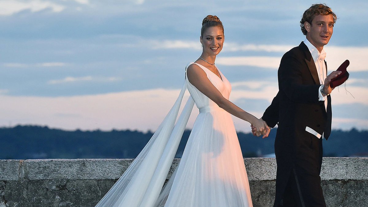 Number Four Pick: Beatrice BorromeoThis girl had like five wedding looks and they all kick ass. But look at this one, just look at it. She looks like a movie star and a princess.