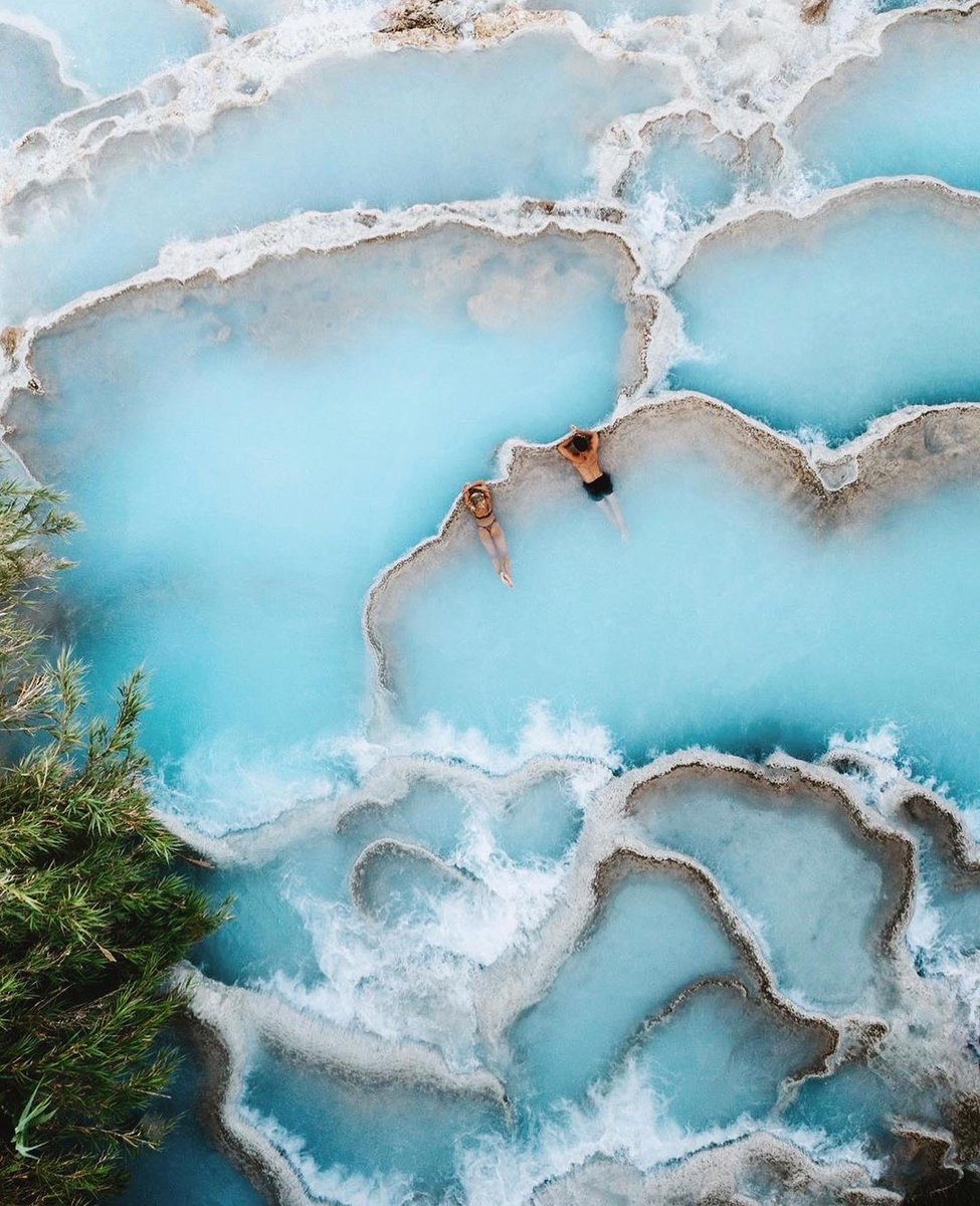 Cascate del Mulino hot springs in Saturnia, Italy 💦