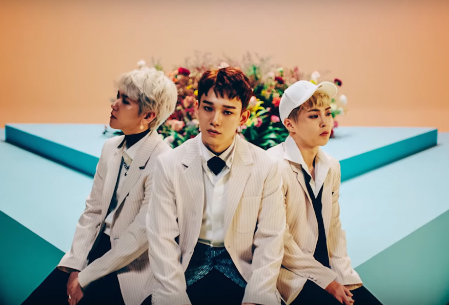 EXOLnews's tweet photo. EXO-CBX: Blooming day ou hey mama? https://t.co/HPvv7SW1T6