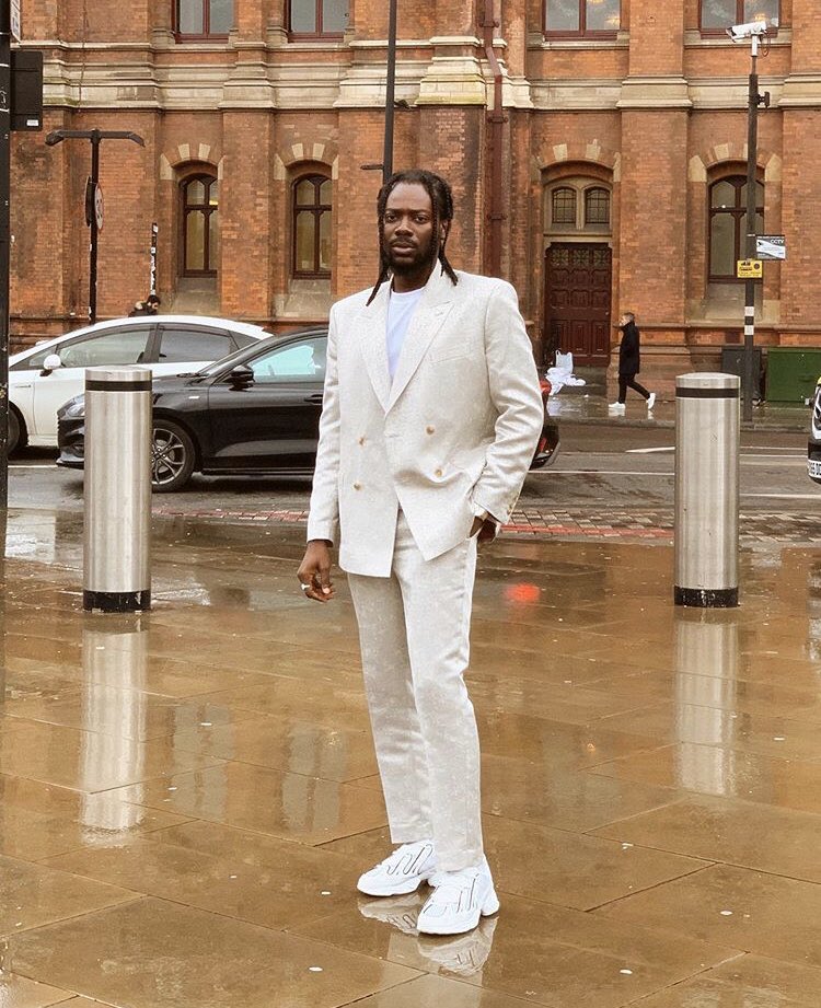 A short thread of Adekunle Gold as Pringles