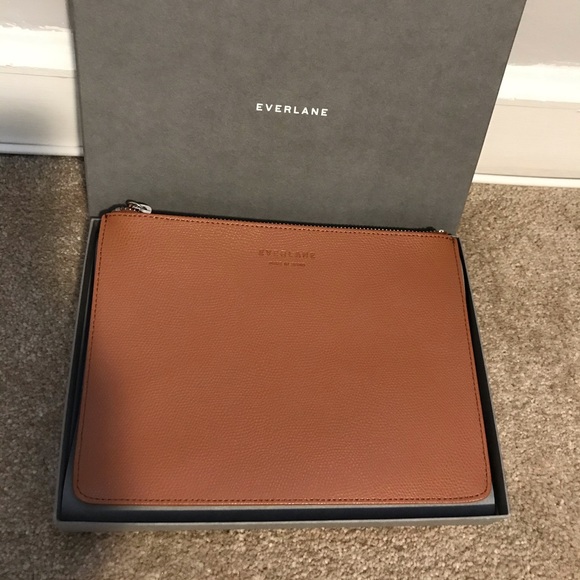 GreeneMallory's tweet photo. So good I had to share! Check out all the items I'm loving on @Poshmarkapp #poshmark #fashion #style #shopmycloset #everlane #anthropologie #anewday: https://t.co/P4rkgucVHH https://t.co/LTbWiMLOjI